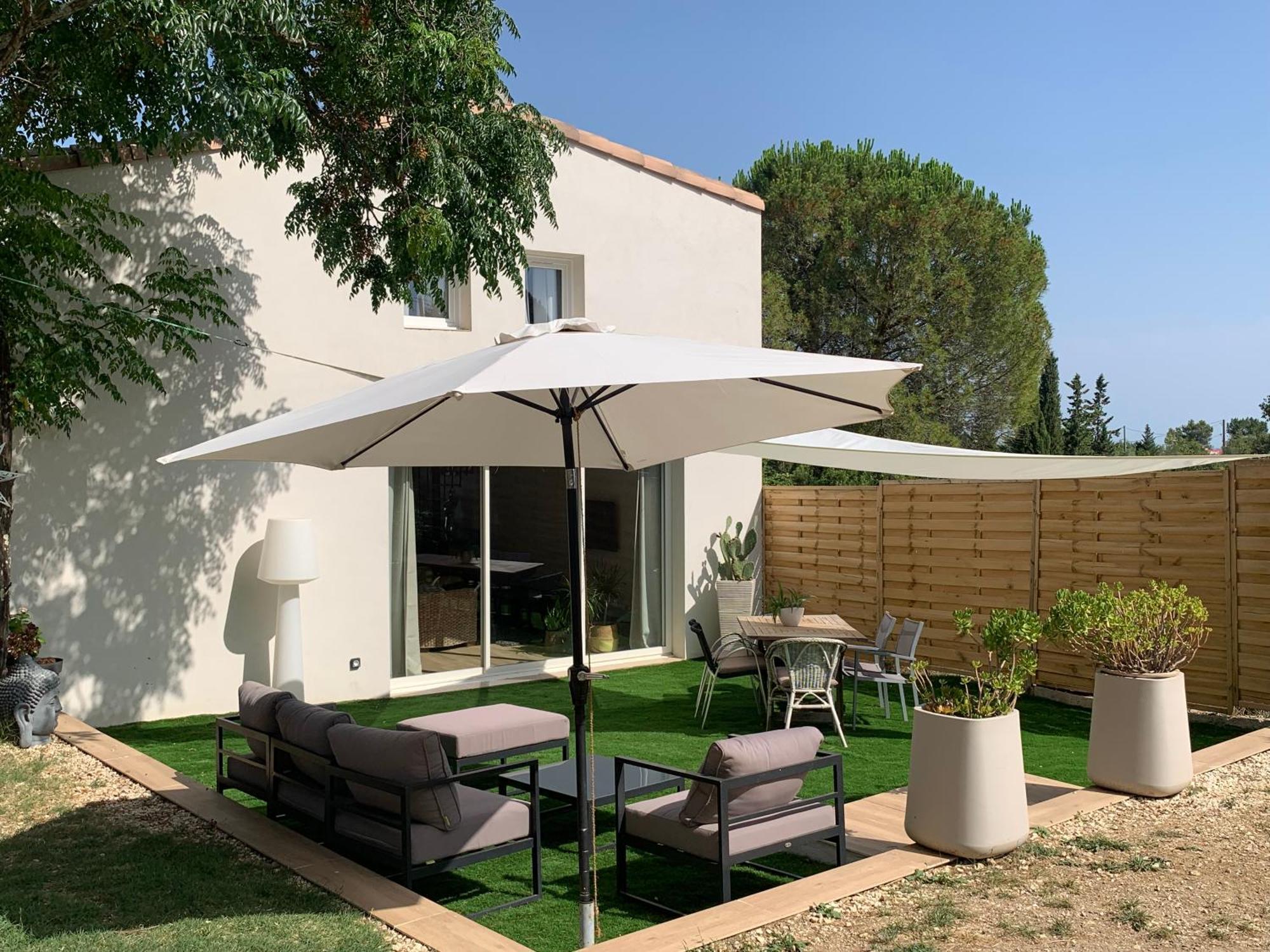 La Villa D 'Emma Juvignac Exterior photo